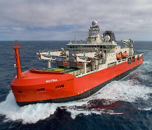 RSV Nuyina crosses the southern Indian Ocean