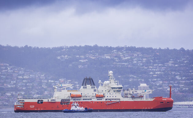 RSV Nuyina with tug boat in the Derwent