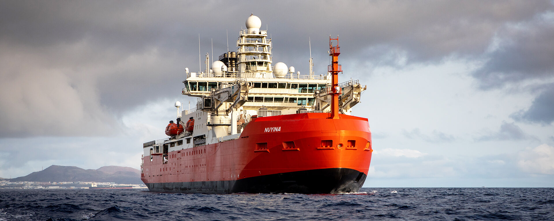 Starboard view of Nuyina in the ocean.