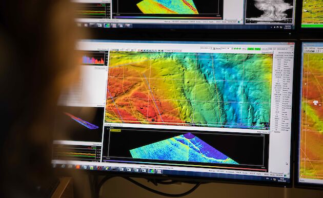 echosounder readout on computer screen