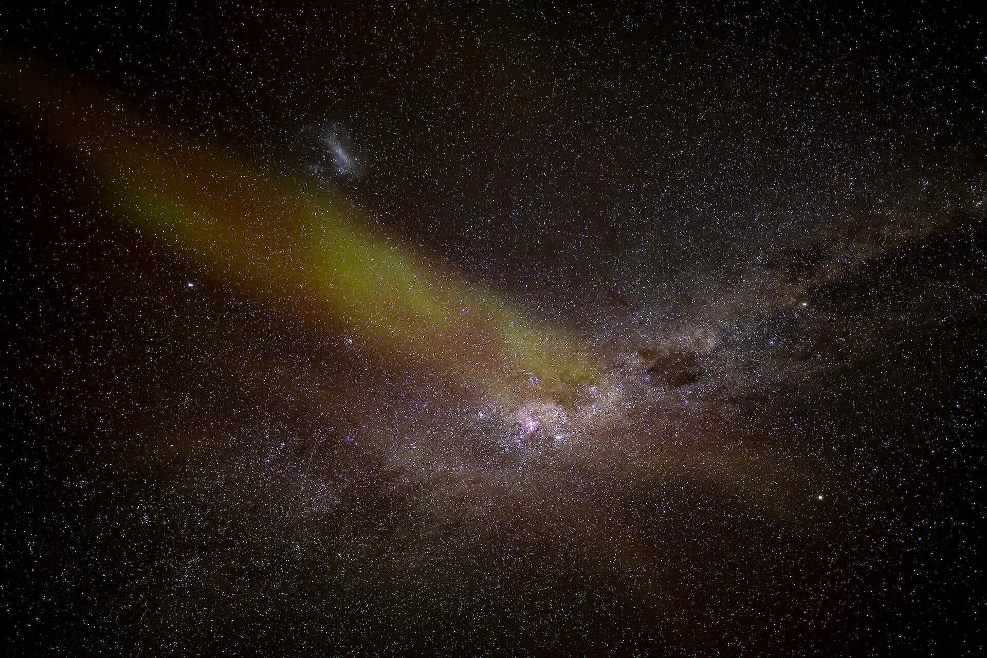 Aurora and Milky Way over Casey station.