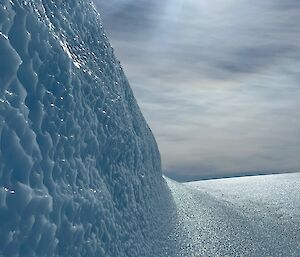 Looking along ice cliff to ice plateau