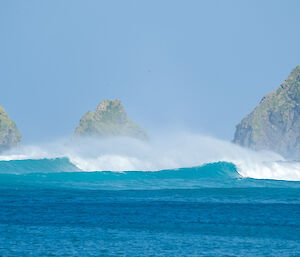 Large easterly surf waves at Nugget's Point, Macquarie Island 2023