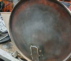 A steel circular element welded back together ensures its capable to continue service