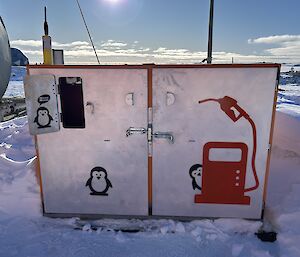 The new Casey Station fuel bowser made by the author