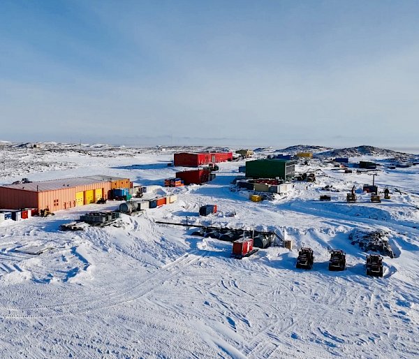 Photograph taken fro the sky of Casey Station and its buildings.