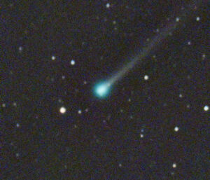 A bright coment in the night sky