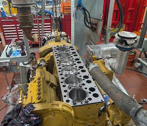 A generator with 6 holes on top where the pistons would normally